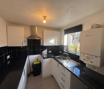 2 bedroom terraced house to rent - Photo 4