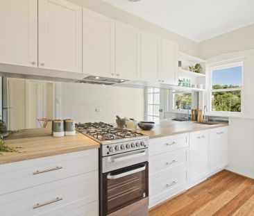 Period Charm In World Class Location - Photo 5