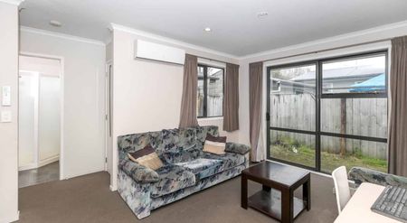 Modern Townhouse - Photo 5