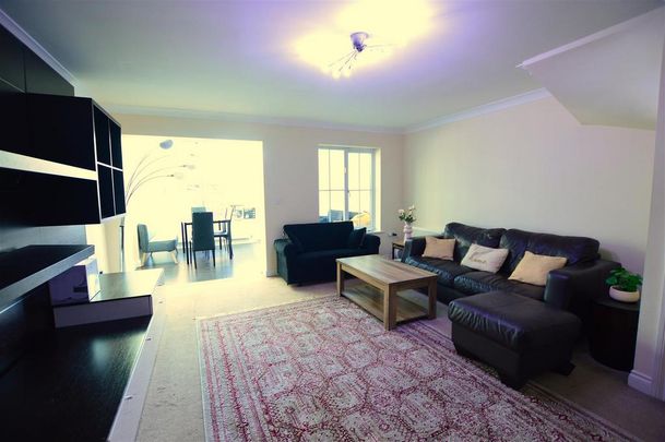 3 bedroom terraced house to rent - Photo 1