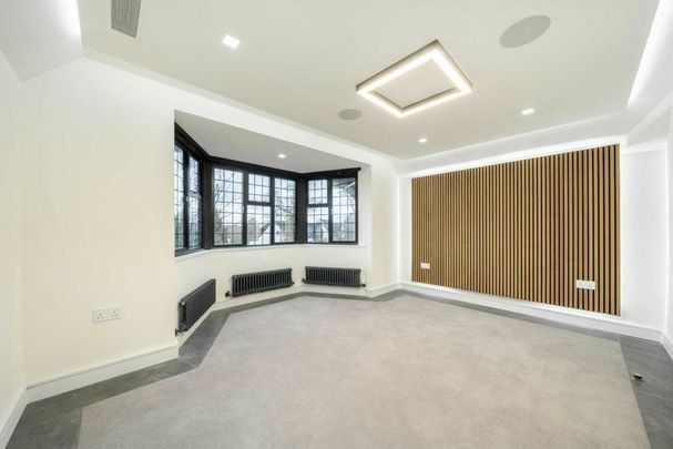 Beech Hill Avenue, Hadley Wood, EN4 - Photo 1