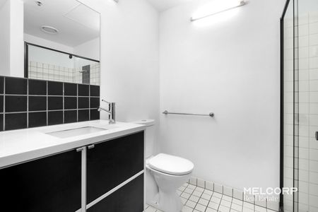 FURNISHED 2 BEDROOMS IN PRIME CBD LOCATION - Photo 4