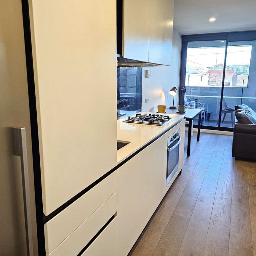 Modern Living - Fully Furnished - Photo 1