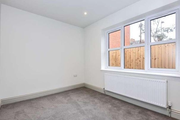 Banbury, Oxfordshire, OX16 - Photo 1