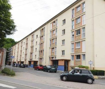 Appartement de type 4 au deuxième étage, situé rue jean Jaurès à No... - Photo 2