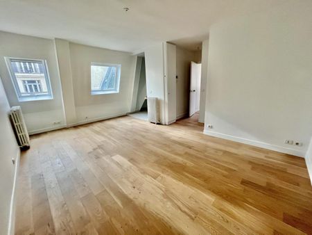 A LOUER 2 Pièces PARIS VIIIème 50.85m² au Sol / 45.45m²en Loi Boutin . REFAIT NEUF - Photo 2