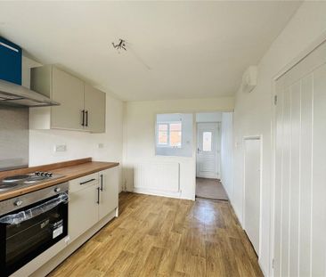 2 bedroom semi-detached house to rent - Photo 2