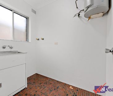 Two bedroom unit for rent in Auburn - Photo 5