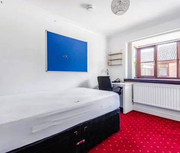 6 bedroom detached house to rent - Photo 5