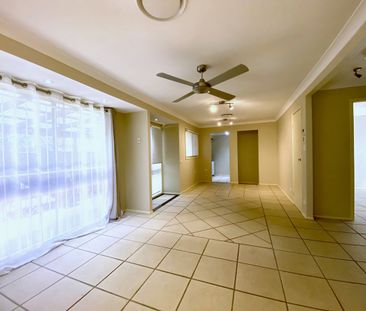 1/130 Whiting Street, Labrador - Photo 2