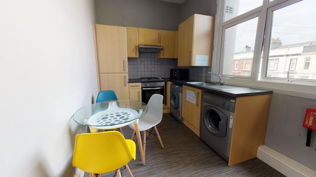 3 bedroom apartment to rent - Photo 1