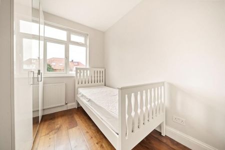 5 bedroom semi-detached house to rent - Photo 4