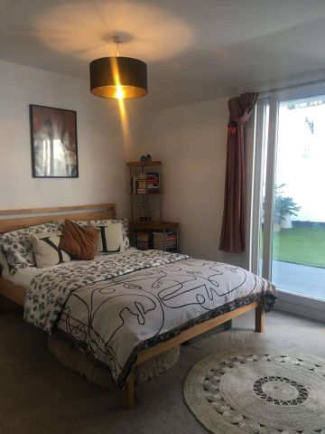 1 Bed Flat, Goldhawk Road, W6 - Photo 3