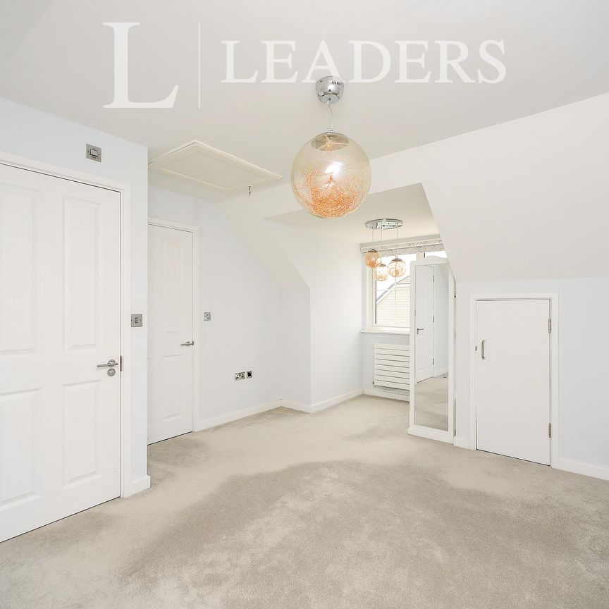 3 bedroom house to rent Friars Close, Peacehaven, East Sussex, BN10 - Photo 1