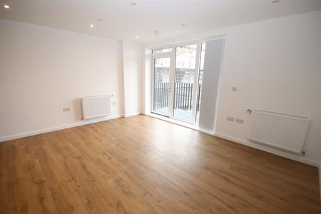 1 bedroom Apartment to let - Photo 3