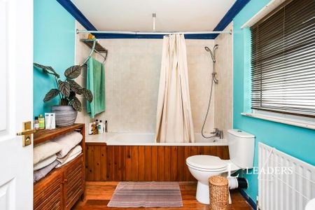 3 bedroom terraced house to rent - Photo 2