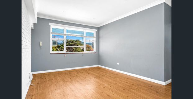 Contemporary Style City Apartment - Photo 1