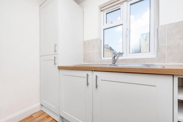 1 bedroom flat to rent - Photo 1