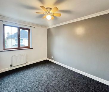 3 Bedroom Semi-Detached House for rent in Finkle Street, Bentley, D... - Photo 3