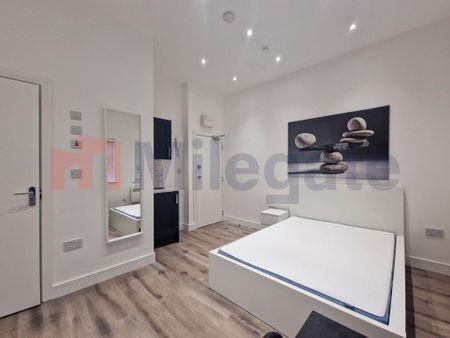 1 bedroom in a house share to rent - Photo 2