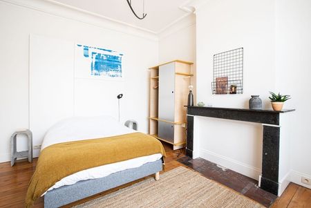 Room at Rue du Viaduc 15 - Photo 4