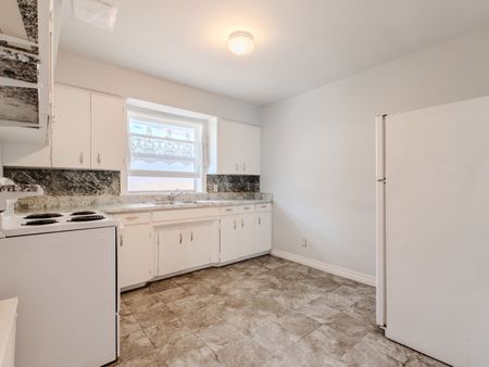 For Lease - 20 Park Boulevard Unit# #2, Toronto, Ontario - Photo 4