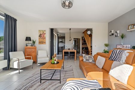 Ruime en rustig gelegen duplex met drie slaapkamers. - Photo 2