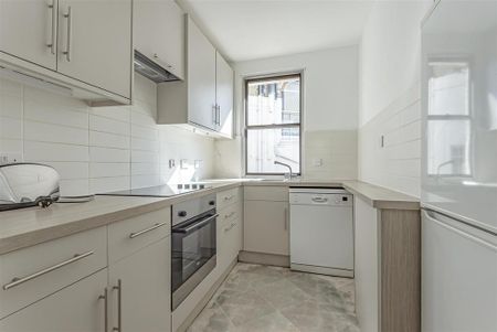 3 bedroom flat to rent - Photo 5