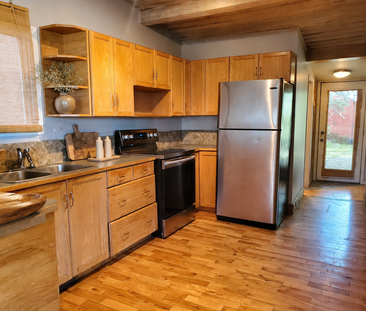 1 Bed House | Inglewood | Garage - Photo 1
