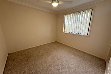 PRIVATE 4 BEDROOM HOME!! - Photo 4