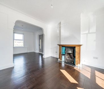 4 bedroom detached house to rent - Photo 6