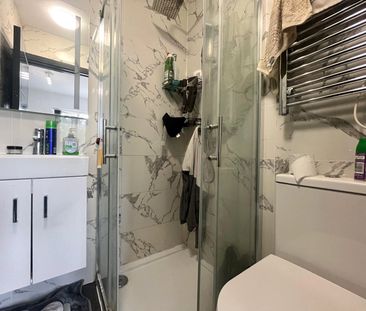 Wellington Avenue, Hounslow, TW3 3SX - Photo 6