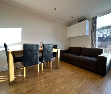 Lauradale, Berkshire Lauradale, Berkshire - Photo 2