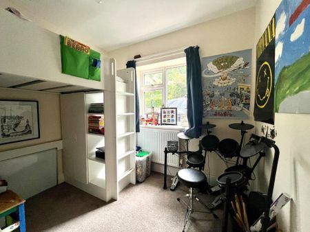 3 bedroom detached bungalow to rent - Photo 4