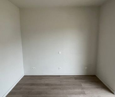 Hoogwaardig, eigentijds appartement met ondergrondse staanplaats - Photo 4