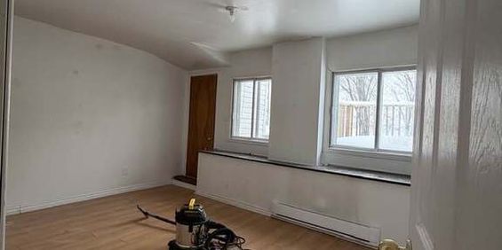 4½ + Grenier $1750.00 Avec Stationnement - Photo 3