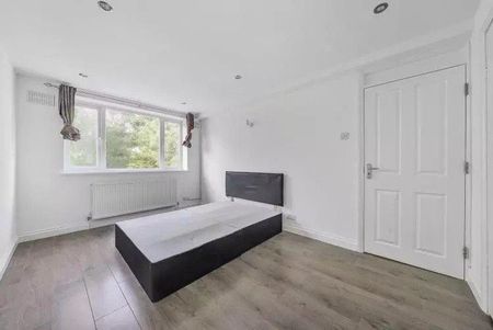 3 bedroom flat to rent - Photo 3