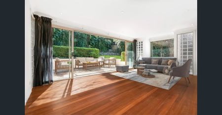 Bright Family Home With Water Views - Photo 5