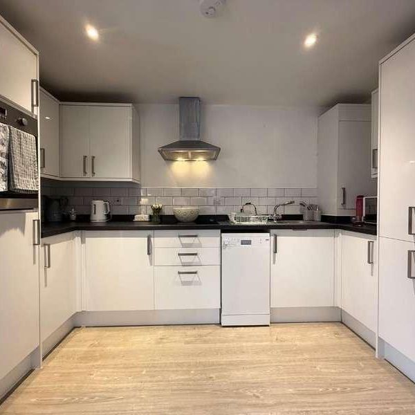 The Rise, Llanishen, Cardiff, CF14 - Photo 1