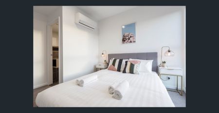 Elevate Your Lifestyle: Unfurnished Loft Apartment in Prime Location! - Photo 5