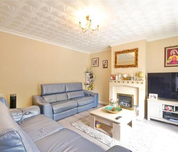 4 bedroom semi-detached house to rent - Photo 5