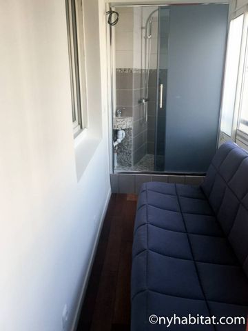 Logement à Paris, Location meublée - Photo 2