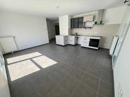 Apartment - Photo 2