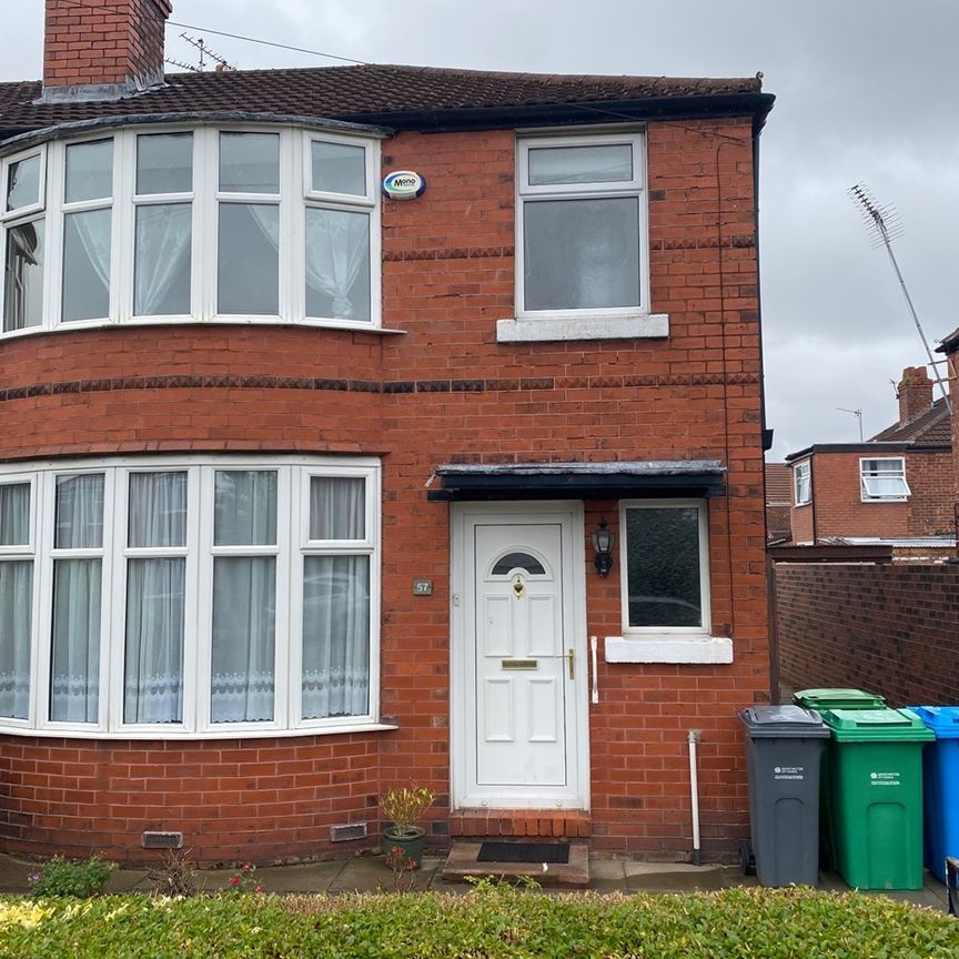 4 Bed Semi-Detached House, Finchley Road, M14 - Photo 1