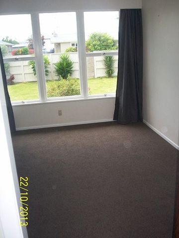 Great 3 Bedroom house in PILLANS POINT LOCATION - Photo 4