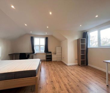 3 bedroom apartment to rent - Photo 2