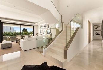 4 bedroom luxury Villa for rent in El Paraíso, Andalusia