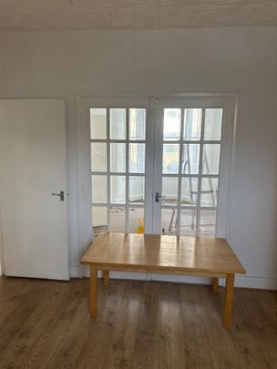 4 Bed Terraced House, Holbrook Road, E15 - Photo 1