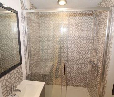 Flat, Whitehall Street, Rochdale, OL12 - Photo 5