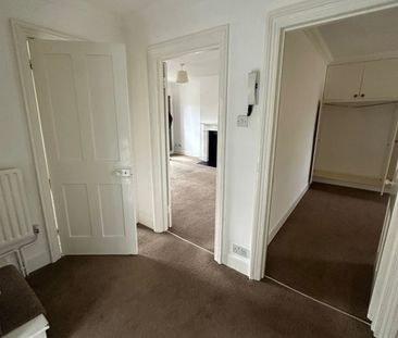 2 Bed Flat, Stratheden Road, SE3 - Photo 3